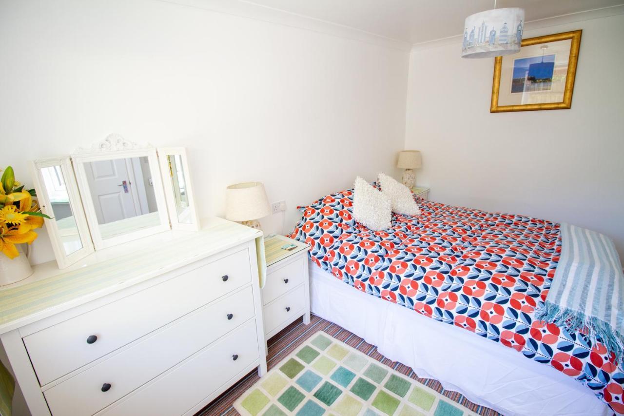 Krissie'S Apartment Marazion Bagian luar foto